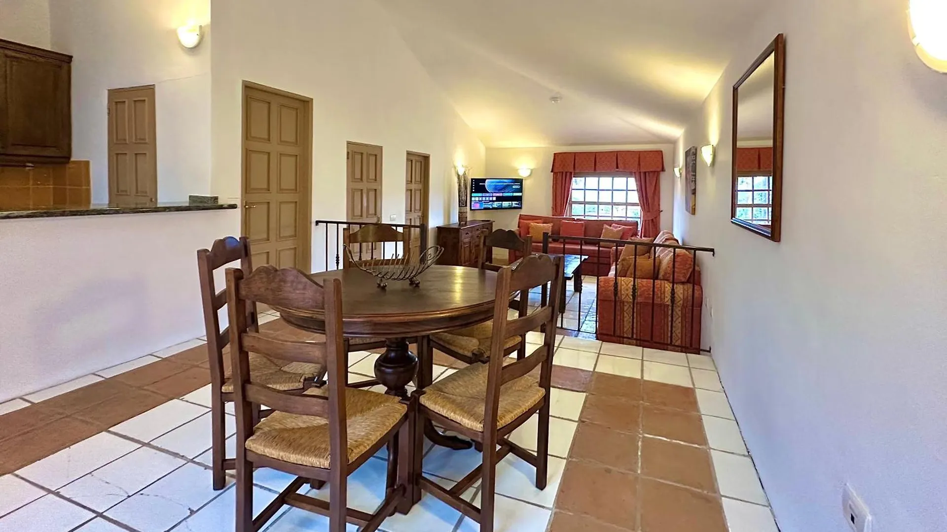 La Estancia Chayofa 公寓